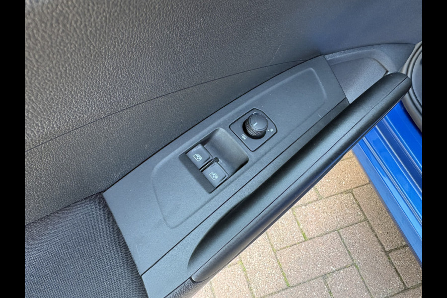 Škoda Fabia 1.0 TSi 95pk Ambition 5-drs. CARPLAY/CRUISE/PDC/TREKHAAK/STOELVERWARMING