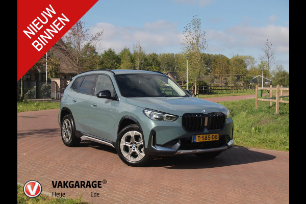 BMW X1 sDrive18i | NIEUW MODEL | Trekhaak | Sportstoelen met geheugen | Sfeerverlichting | Camera | Leer |