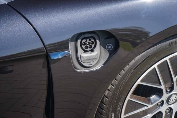 Porsche Taycan Sport Turismo Performance Plus 93KWH