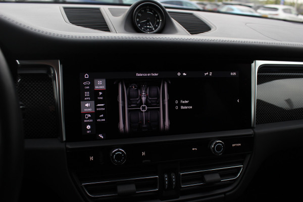 Porsche Macan 2.0 / Panoramadak / Camera / Carbon intr. / Matrix LED / Leder / 21'' / Sportchrono / Bose / CarPlay / Stoelventilatie+Verwarming / Stuurverwarming / Dodehoek / DAB / ACC