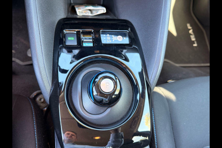 Nissan Leaf N-Connecta 40 kWh 150pk SOH 94.5% | Adaptieve Cruise | Stoelverwarming | 360 graden Camera's