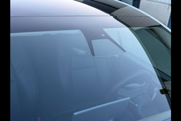 Tesla Model Y Long Range AWD 75 kWh, parelmoer wit, afneembare trekhaak, panoramadak, 1 e eigenaar, NL auto met nap