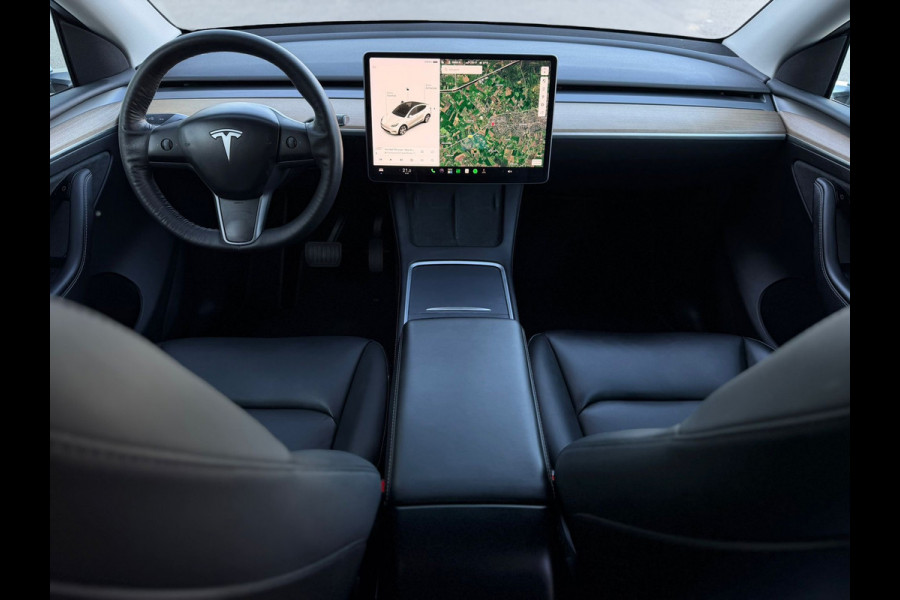Tesla Model Y Long Range AWD 75 kWh, parelmoer wit, afneembare trekhaak, panoramadak, 1 e eigenaar, NL auto met nap