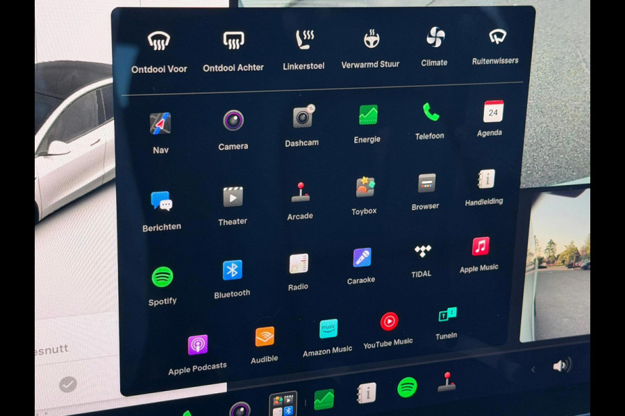 Tesla Model Y Long Range AWD 75 kWh, parelmoer wit, afneembare trekhaak, panoramadak, 1 e eigenaar, NL auto met nap