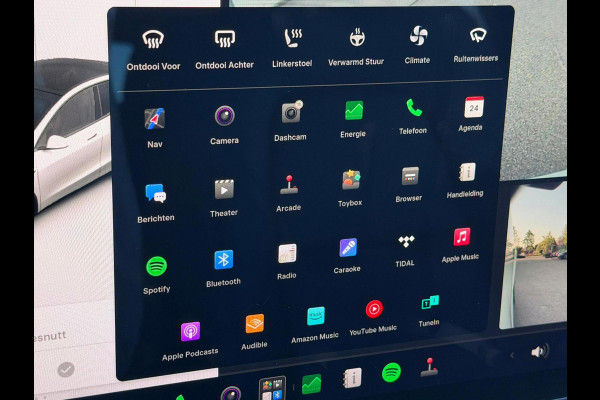 Tesla Model Y Long Range AWD 75 kWh, parelmoer wit, afneembare trekhaak, panoramadak, 1 e eigenaar, NL auto met nap