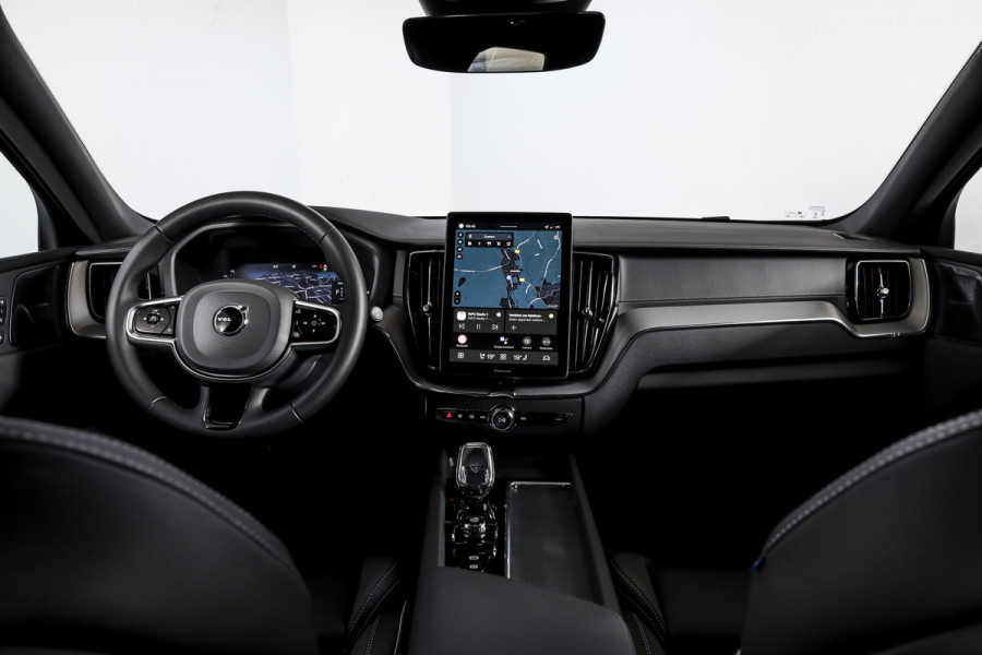 Volvo XC60 2.0 T6 Plug-in hybrid AWD Ultra Black Edition | S/K Panodak | Head-up | 360 Camera | Harman/Kardon | Dig. Cockpit | Adapt. Cruise | Stoel-+Stuurverw. | NAV+App.Connect | ECC | LM 21" | 1498