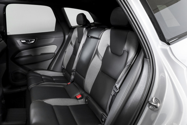 Volvo XC60 2.0 T6 Plug-in hybrid AWD Ultra Black Edition | S/K Panodak | Head-up | 360 Camera | Harman/Kardon | Dig. Cockpit | Adapt. Cruise | Stoel-+Stuurverw. | NAV+App.Connect | ECC | LM 21" | 1498