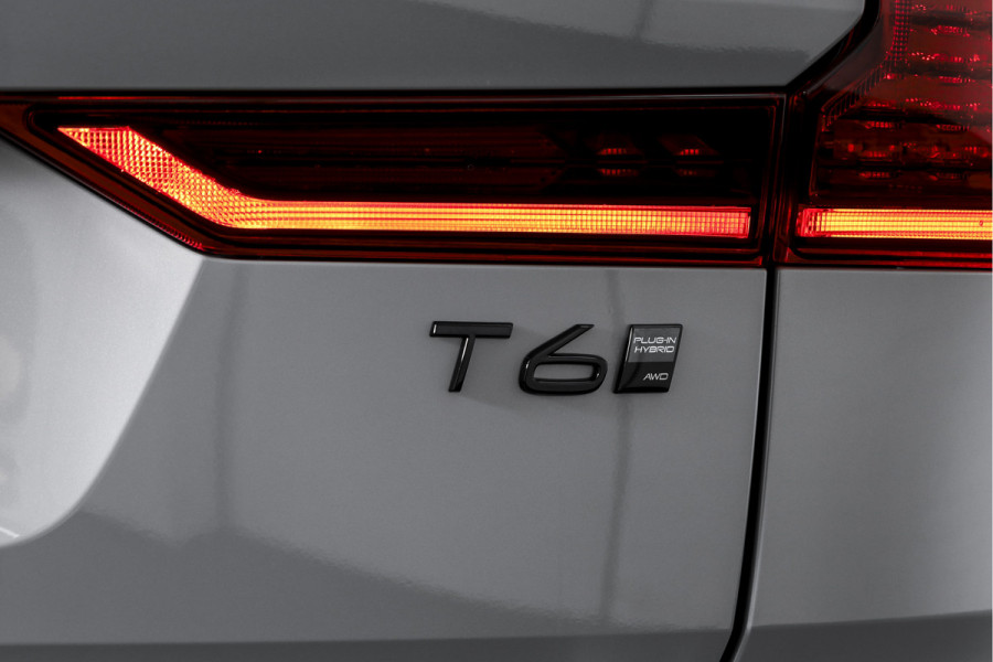 Volvo XC60 2.0 T6 Plug-in hybrid AWD Ultra Black Edition | S/K Panodak | Head-up | 360 Camera | Harman/Kardon | Dig. Cockpit | Adapt. Cruise | Stoel-+Stuurverw. | NAV+App.Connect | ECC | LM 21" | 1498