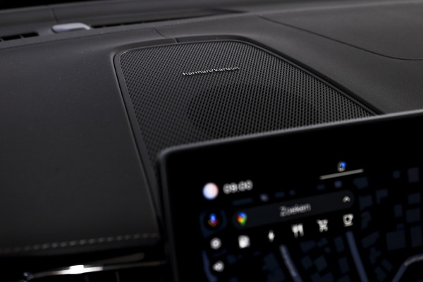 Volvo XC60 2.0 T6 Plug-in hybrid AWD Ultra Black Edition | S/K Panodak | Head-up | 360 Camera | Harman/Kardon | Dig. Cockpit | Adapt. Cruise | Stoel-+Stuurverw. | NAV+App.Connect | ECC | LM 21" | 1498