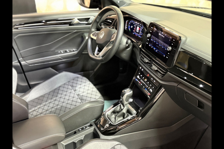Volkswagen T-Roc 1.5 TSI R-Line | Camera | Stoelverwarming | Pano | Carplay | Led | Navi
