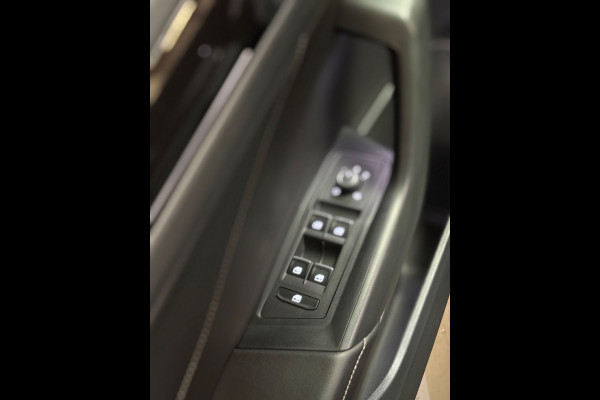Volkswagen T-Roc 1.5 TSI R-Line | Camera | Stoelverwarming | Pano | Carplay | Led | Navi