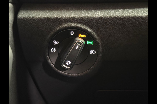 Volkswagen T-Roc 1.5 TSI R-Line | Camera | Stoelverwarming | Pano | Carplay | Led | Navi