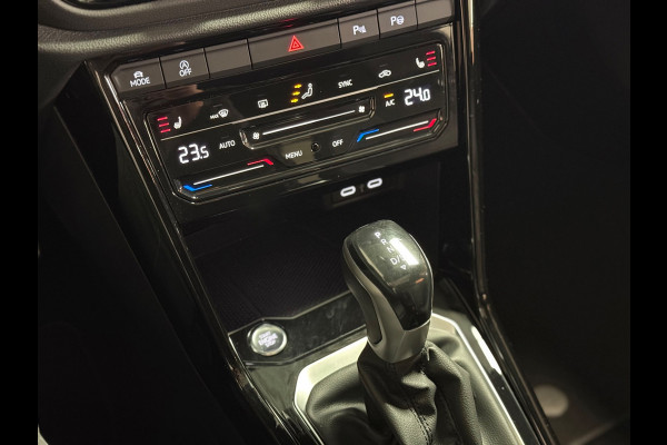 Volkswagen T-Roc 1.5 TSI R-Line | Camera | Stoelverwarming | Pano | Carplay | Led | Navi