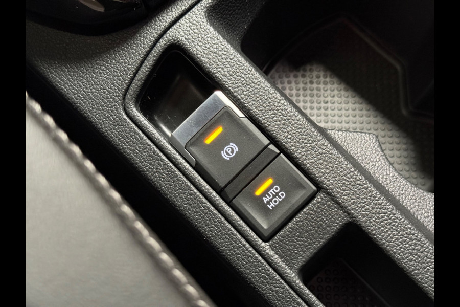 Volkswagen T-Roc 1.5 TSI R-Line | Camera | Stoelverwarming | Pano | Carplay | Led | Navi