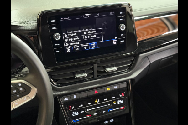Volkswagen T-Roc 1.5 TSI R-Line | Camera | Stoelverwarming | Pano | Carplay | Led | Navi