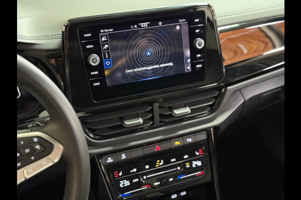 Volkswagen T-Roc 1.5 TSI R-Line | Camera | Stoelverwarming | Pano | Carplay | Led | Navi