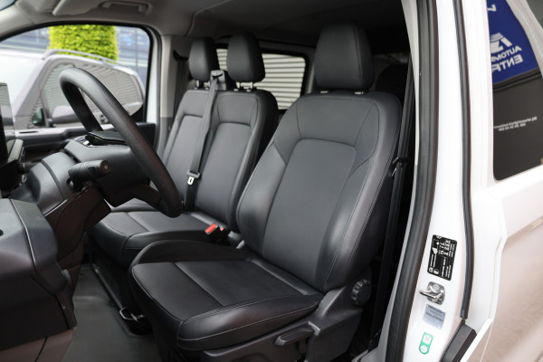 Ford Transit Custom 2.0 TDCI L2H1 DC | DUBBEL CABINE | CARPLAY | NAVIGATIE | CAMERA | PDC V+A | TREKHAAK | LEDEREN BEKLEDING | EURO 6 | BPM VRIJ | 6-ZITTER | DEALER ONDERHOUDEN