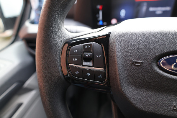 Ford Transit Custom 2.0 TDCI L2H1 DC | DUBBEL CABINE | CARPLAY | NAVIGATIE | CAMERA | PDC V+A | TREKHAAK | LEDEREN BEKLEDING | EURO 6 | BPM VRIJ | 6-ZITTER | DEALER ONDERHOUDEN