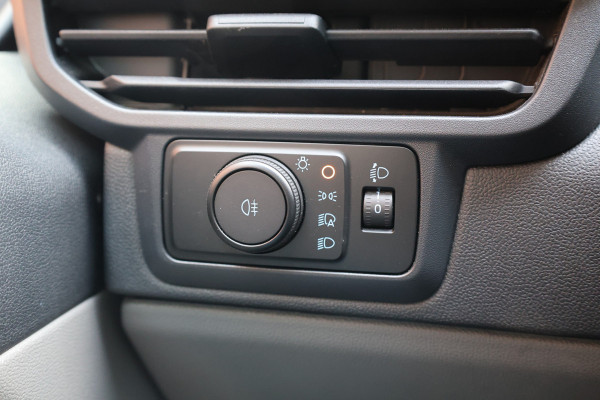 Ford Transit Custom 2.0 TDCI L2H1 DC | DUBBEL CABINE | CARPLAY | NAVIGATIE | CAMERA | PDC V+A | TREKHAAK | LEDEREN BEKLEDING | EURO 6 | BPM VRIJ | 6-ZITTER | DEALER ONDERHOUDEN