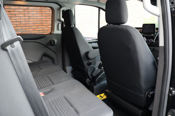 Ford Transit Custom 320 2.0 TDCI 170 PK L2H1 Limited DC | Dubbel cabine | ACC | Blind Spot | Elek stoelen | CarPlay | Camera | Navigatie | Trekhaak | DAB | PDC V+A | MF Stuur | 5-Zitter | Nieuwe APK | Dealer onderhouden | NAP Logisch | NL Auto