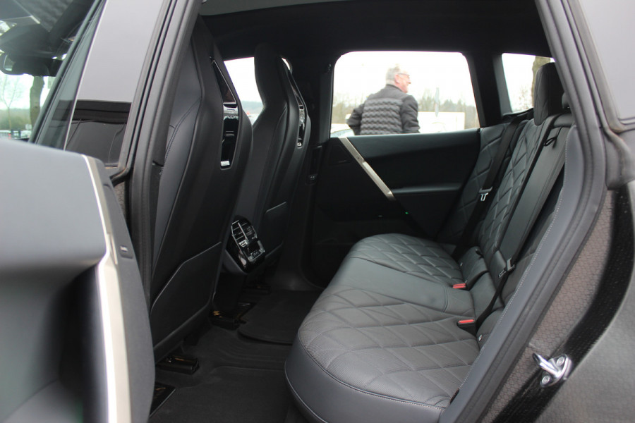 BMW iX xDrive50 High Executive 112 kWh / SOH 97,2% / Trekhaak / Panoramadak / Camera / Leder / 22'' / Luchtvering / Softclose / Harman Kardon / Apple CarPlay / Stoelverwarming / DAB / Dodehoek / ACC