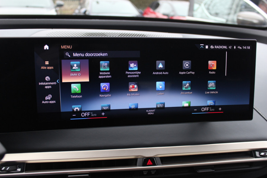 BMW iX xDrive50 High Executive 112 kWh / SOH 97,2% / Trekhaak / Panoramadak / Camera / Leder / 22'' / Luchtvering / Softclose / Harman Kardon / Apple CarPlay / Stoelverwarming / DAB / Dodehoek / ACC