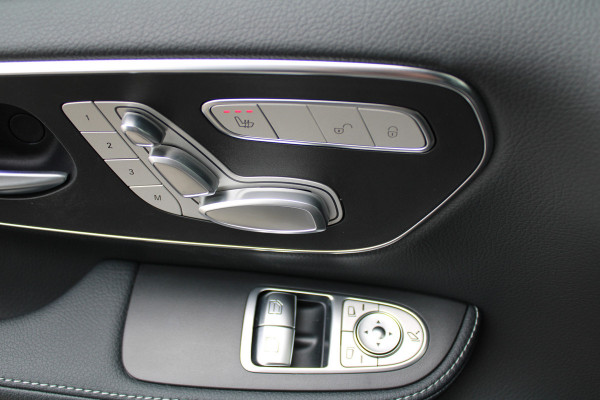 Mercedes-Benz Eqv 300 L2 / AMG / Panorama / 7-Persoons / Burmester / Electr Stoelen / Vol Opties / NIEUWSTAAT