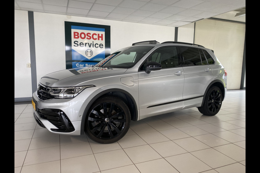 Volkswagen Tiguan 1.4 TSI eHybrid R-Line Business+Black style Panoramadak / /Carplay/ Leer/ Headup