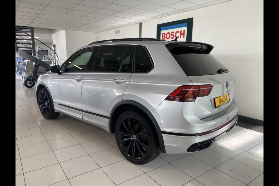 Volkswagen Tiguan 1.4 TSI eHybrid R-Line Business+Black style Panoramadak / /Carplay/ Leer/ Headup