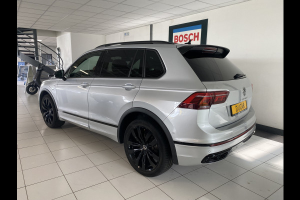 Volkswagen Tiguan 1.4 TSI eHybrid R-Line Business+Black style Panoramadak / /Carplay/ Leer/ Headup