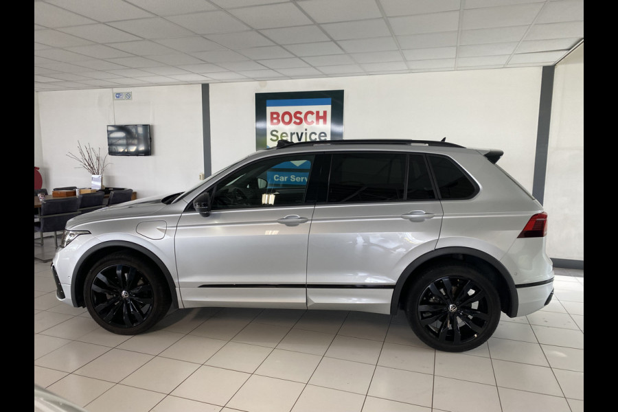 Volkswagen Tiguan 1.4 TSI eHybrid R-Line Business+Black style Panoramadak / /Carplay/ Leer/ Headup