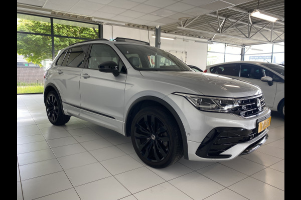 Volkswagen Tiguan 1.4 TSI eHybrid R-Line Business+Black style Panoramadak / /Carplay/ Leer/ Headup