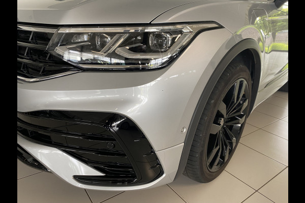 Volkswagen Tiguan 1.4 TSI eHybrid R-Line Business+Black style Panoramadak / /Carplay/ Leer/ Headup