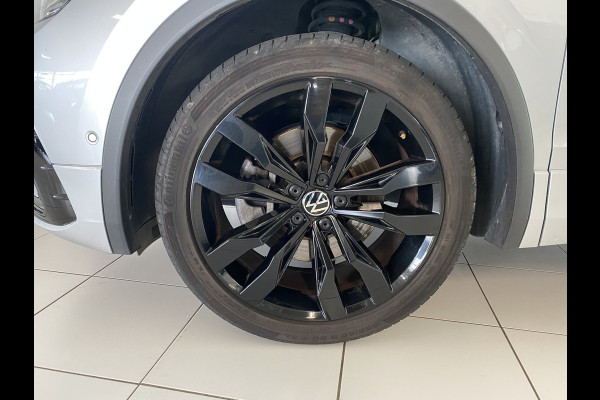 Volkswagen Tiguan 1.4 TSI eHybrid R-Line Business+Black style Panoramadak / /Carplay/ Leer/ Headup
