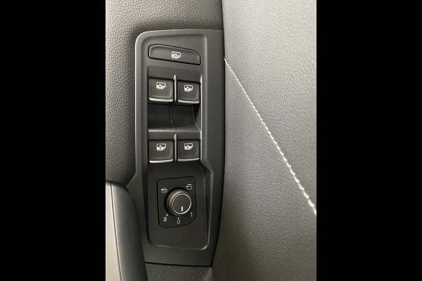 Volkswagen Tiguan 1.4 TSI eHybrid R-Line Business+Black style Panoramadak / /Carplay/ Leer/ Headup
