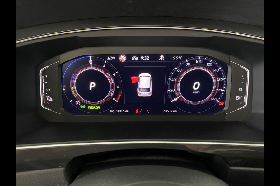 Volkswagen Tiguan 1.4 TSI eHybrid R-Line Business+Black style Panoramadak / /Carplay/ Leer/ Headup