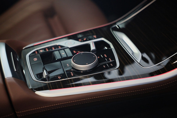 BMW X5 XDrive50e / Head Up / Memory / Cognac Leder / HK / Open Pano / 360 Camera / Dode Hoek / Luchtvering / 22 Inch