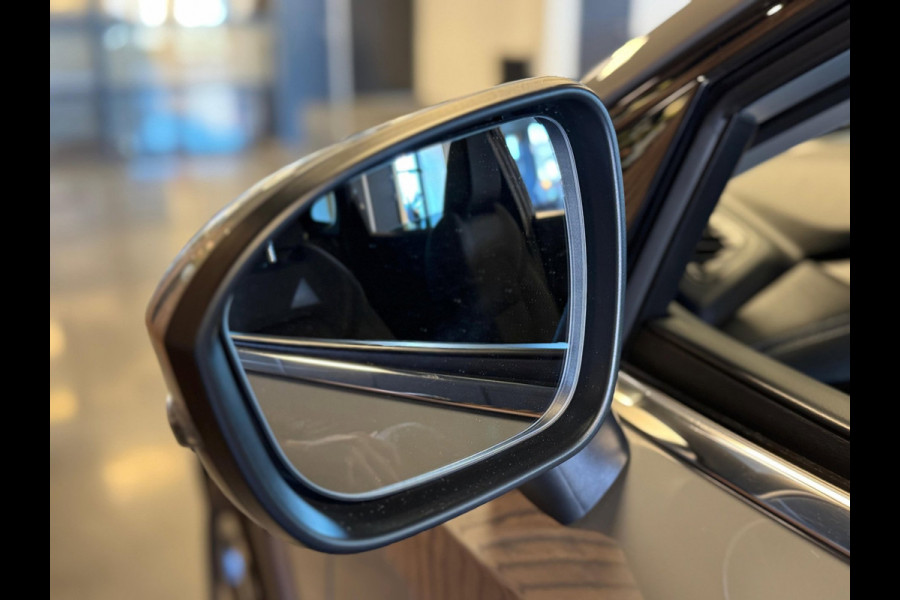 Nissan QASHQAI 1.3 MHEV Premiere Edition / NAP / 360 Camera / Pano/ HUD / Keyless / DAB