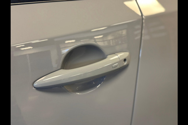 Nissan QASHQAI 1.3 MHEV Premiere Edition / NAP / 360 Camera / Pano/ HUD / Keyless / DAB