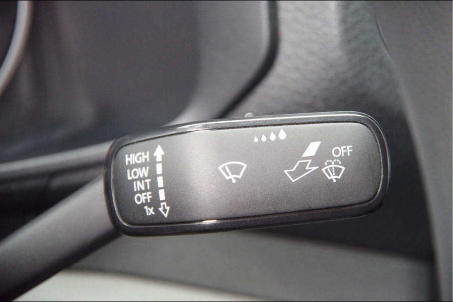 MAN TGE 3.180 35 2.0 L3H3(L2H2) 177PK AUT. 3-ZITS, LED, TREKHAAK, GEV. STOEL, CAMERA, CRUISE, AIRCO, PARKEERSENSOREN, CARPLAY