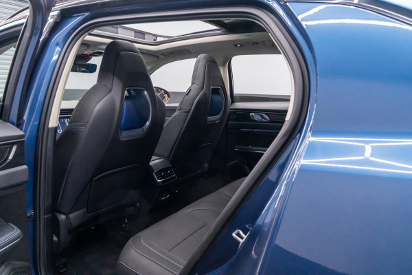 Lynk & Co 01 1.5 Autom, Panodak, Digidash, 360.camera, Carplay, Infinity sound