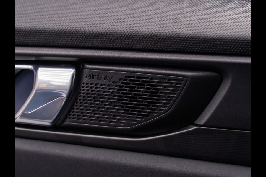 Lynk & Co 01 1.5 Autom, Panodak, Digidash, 360.camera, Carplay, Infinity sound
