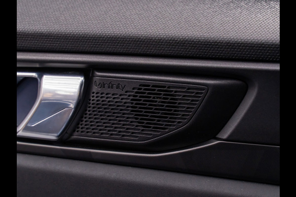 Lynk & Co 01 1.5 Autom, Panodak, Digidash, 360.camera, Carplay, Infinity sound