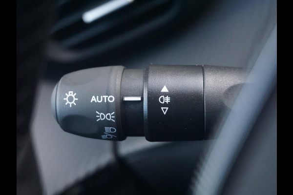 Peugeot 208 1.2 Hybrid 110 e-DCS6 Allure 360 camera