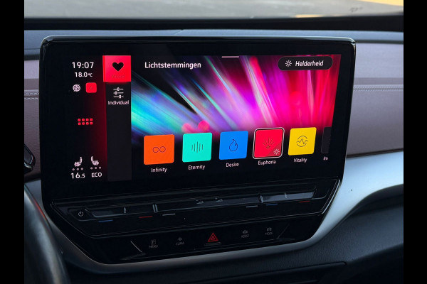 Volkswagen ID.4 Pro MAX 77 kWh, VOL OPTIES, panoramadak, soh 98 %, leder, el bedienbare trekhaak 21 inch, matrix led,, 360 camera