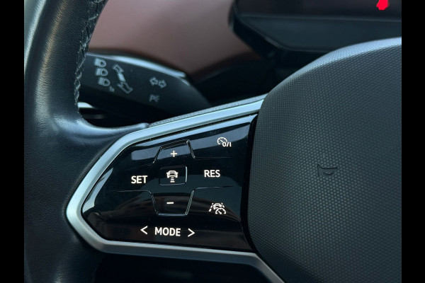 Volkswagen ID.4 Pro MAX 77 kWh, VOL OPTIES, panoramadak, soh 98 %, leder, el bedienbare trekhaak 21 inch, matrix led,, 360 camera