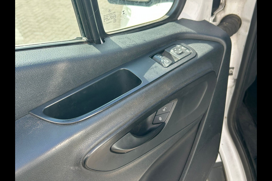 Mercedes-Benz Sprinter 314 2.2 CDI 143pk AUT-7 L2H2 EURO VI-D NAVI Camera ECC Keyless Bluetooth Navigatie-pakket Elektr.Spiegels+Verwarmd BlindSpot-Assist Regensensor Bordherkenning Trekhaak 3.500kg Trekvermogen Betonplex Wandbetimmerd