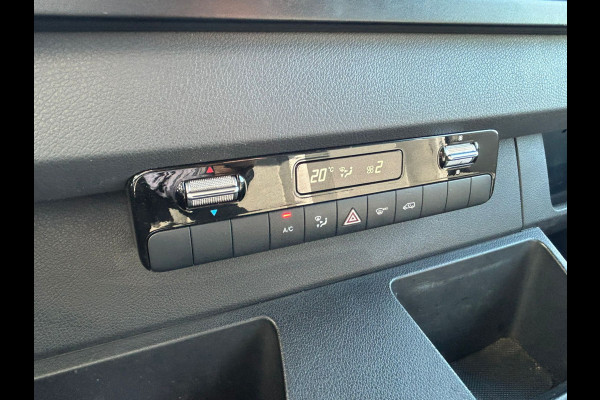 Mercedes-Benz Sprinter 314 2.2 CDI 143pk AUT-7 L2H2 EURO VI-D NAVI Camera ECC Keyless Bluetooth Navigatie-pakket Elektr.Spiegels+Verwarmd BlindSpot-Assist Regensensor Bordherkenning Trekhaak 3.500kg Trekvermogen Betonplex Wandbetimmerd