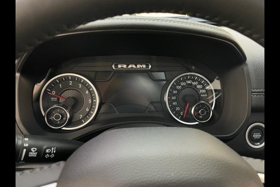 Dodge Ram Pick Up BJ2024 5.7 V8 4x4 Laramie Night Limited Pack 22inch / PANO / LPG / NL-AUTO