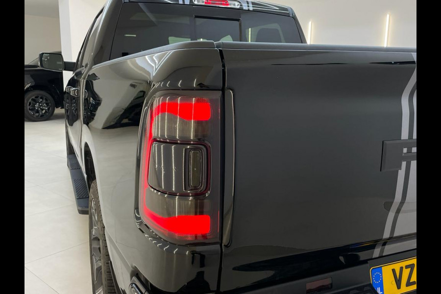 Dodge Ram Pick Up BJ2024 5.7 V8 4x4 Laramie Night Limited Pack 22inch / PANO / LPG / NL-AUTO